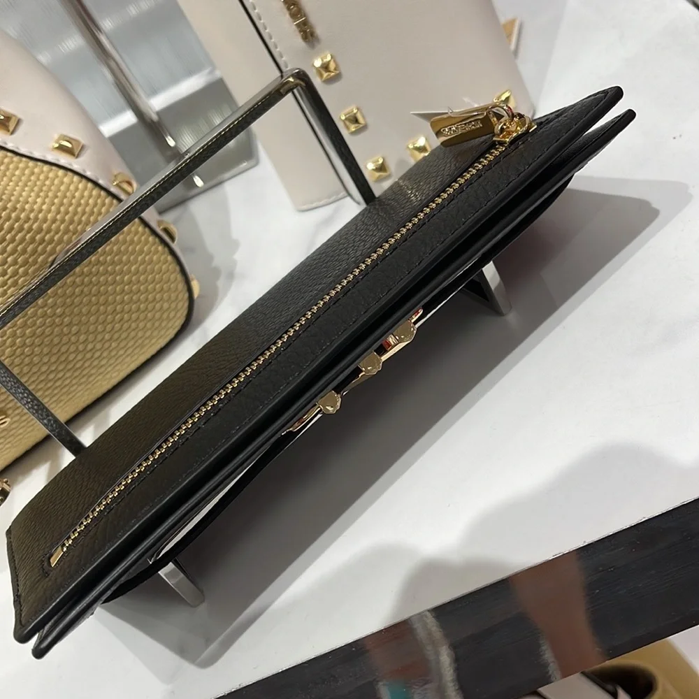 MICHAEL KORS
Reed Large Pebbled Leather Snap Wallet
Style# 35S3G6RE3L
Black 
NWT - Picture 7 of 16